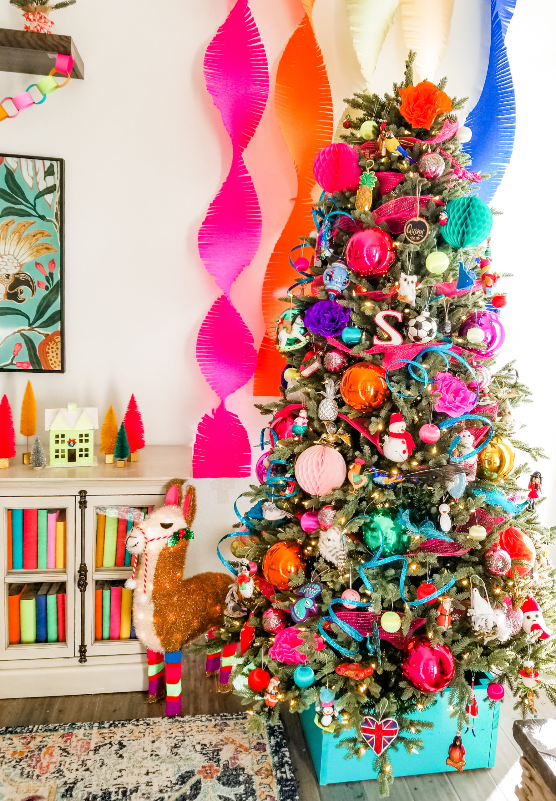 Sensational merry and bright Christmas tree