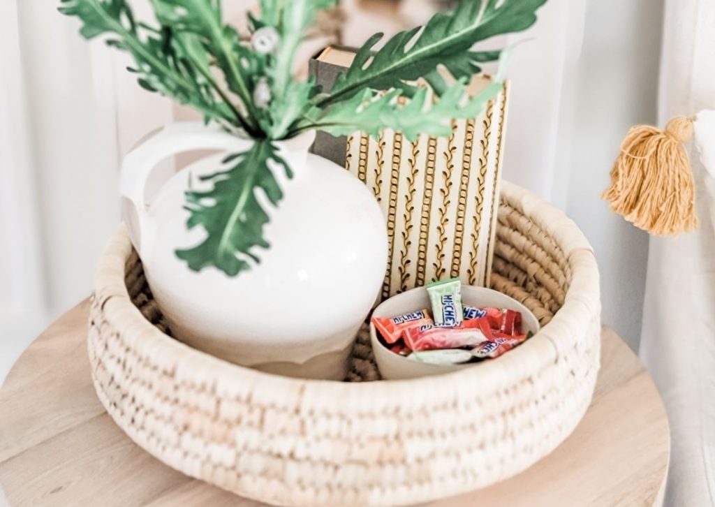 8 Ways to Decorate a Basket Tray